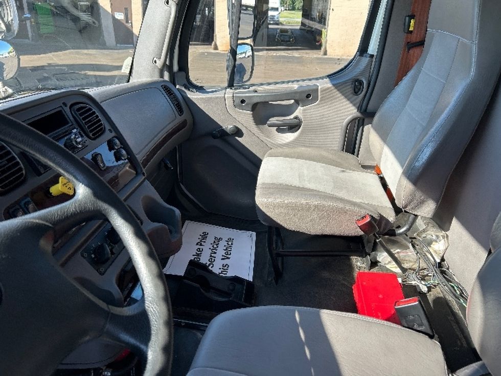 Refrigerated Truck-Light and Medium Duty Trucks-Freightliner-2020-M2-Wilkes Barre-PA-255,273\n\t\tmiles-$ 28,000 - Image 19