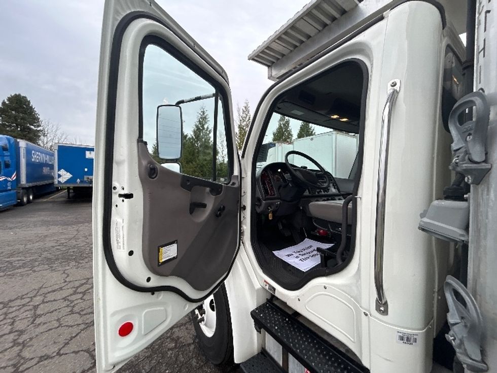 Refrigerated Truck-Light and Medium Duty Trucks-Freightliner-2020-M2-Wilsonville-OR-197,174\n\t\tmiles-$ 56,000 - Image 17