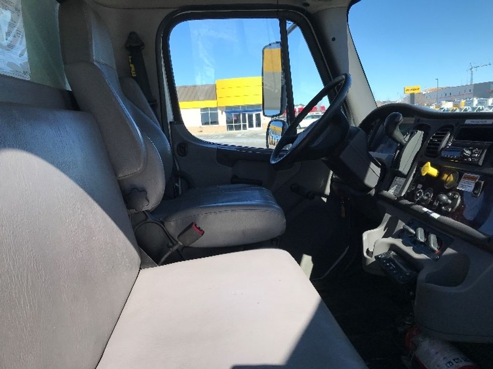 Refrigerated Truck-Light and Medium Duty Trucks-Freightliner-2020-M2-Windsor-WI-274,895\n\t\tmiles-$ 39,250 - Image 22