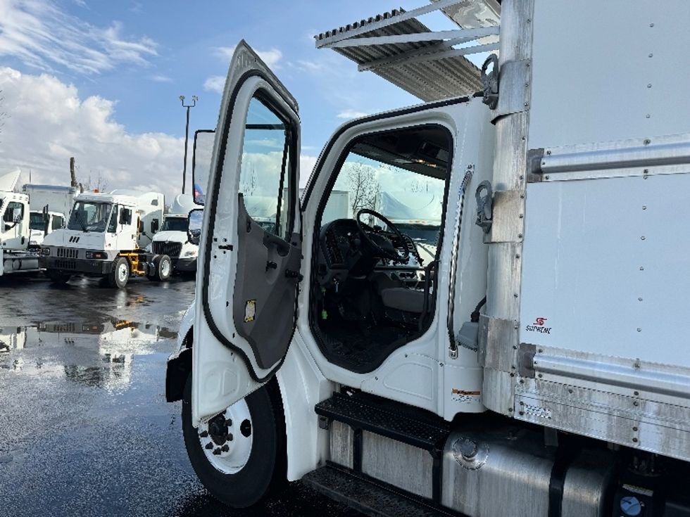 Refrigerated Truck-Light and Medium Duty Trucks-Freightliner-2020-M2-Winston Salem-NC-217,800\n\t\tmiles-$ 67,500 - Image 16