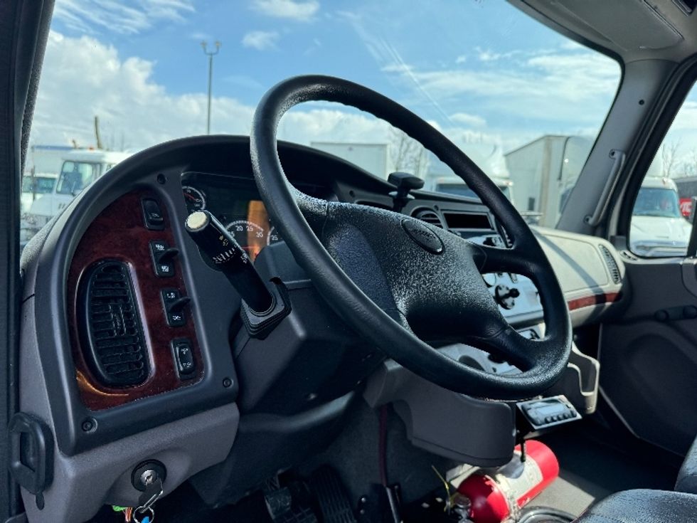 Refrigerated Truck-Light and Medium Duty Trucks-Freightliner-2020-M2-Winston Salem-NC-217,800\n\t\tmiles-$ 67,500 - Image 17