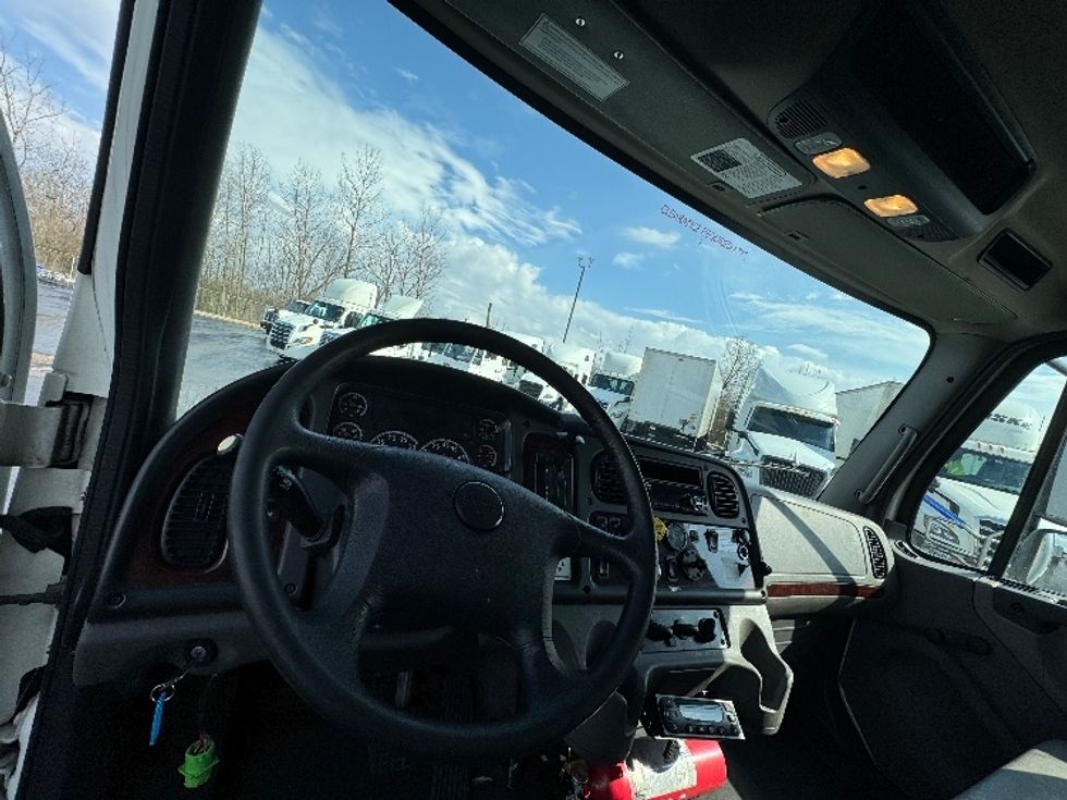 Refrigerated Truck-Light and Medium Duty Trucks-Freightliner-2020-M2-Winston Salem-NC-217,800\n\t\tmiles-$ 67,500 - Image 18