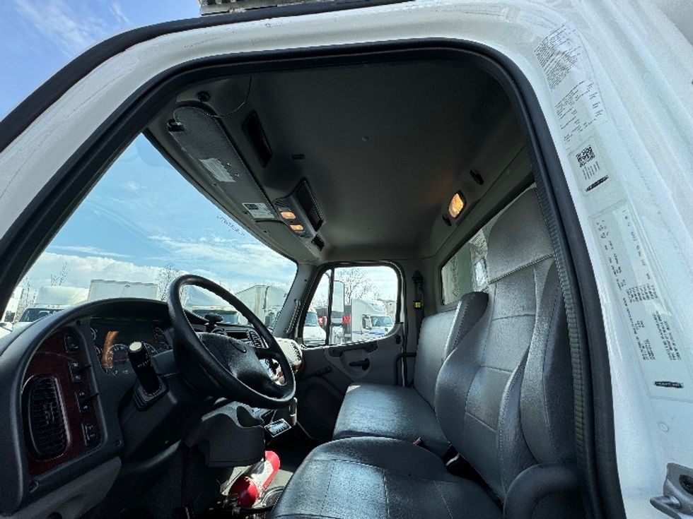 Refrigerated Truck-Light and Medium Duty Trucks-Freightliner-2020-M2-Winston Salem-NC-217,800\n\t\tmiles-$ 67,500 - Image 19