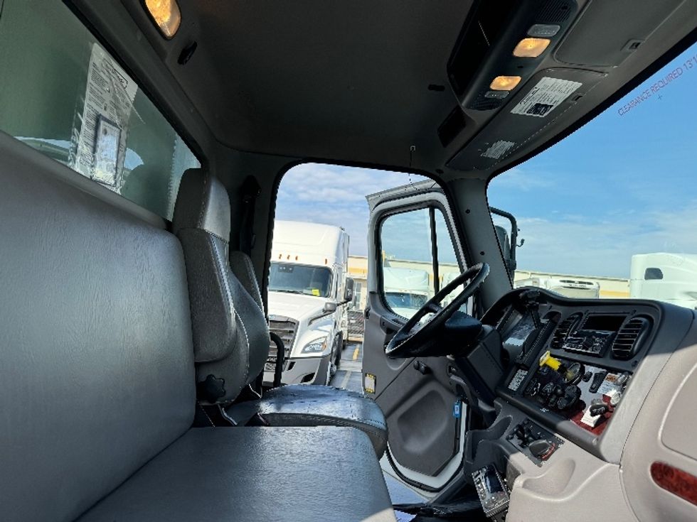 Refrigerated Truck-Light and Medium Duty Trucks-Freightliner-2020-M2-Winston Salem-NC-217,800\n\t\tmiles-$ 67,500 - Image 22