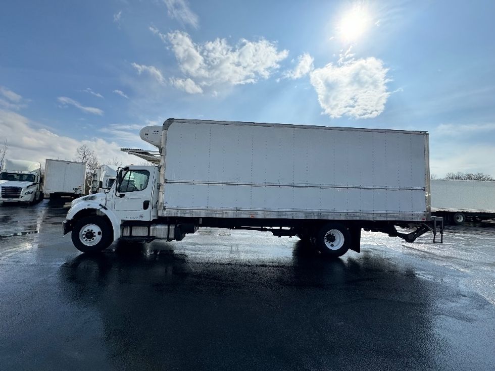 Refrigerated Truck-Light and Medium Duty Trucks-Freightliner-2020-M2-Winston Salem-NC-217,800\n\t\tmiles-$ 67,500 - Image 4