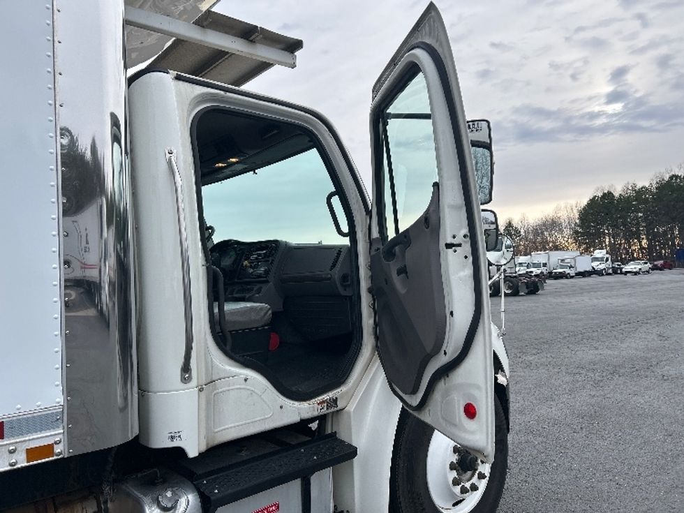 Refrigerated Truck-Light and Medium Duty Trucks-Freightliner-2020-M2-Winston Salem-NC-270,491\n\t\tmiles-$ 31,000 - Image 20