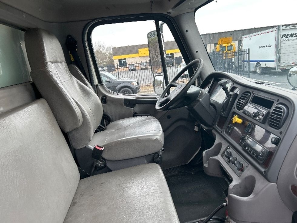 Refrigerated Truck-Light and Medium Duty Trucks-Freightliner-2020-M2-Winston Salem-NC-270,491\n\t\tmiles-$ 31,000 - Image 22