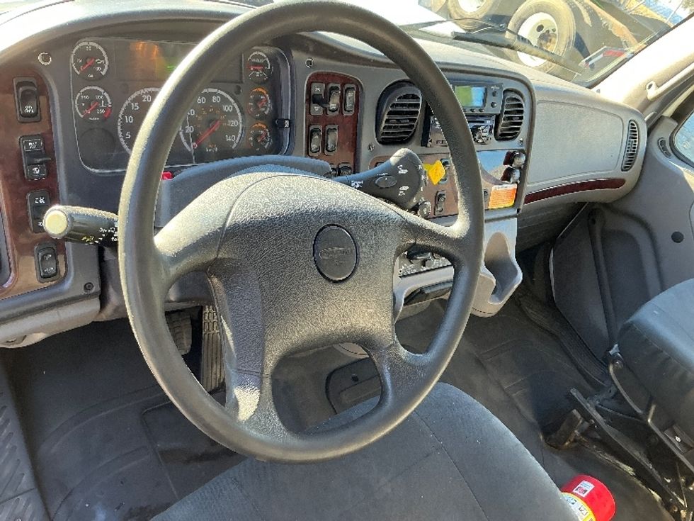 Refrigerated Truck-Light and Medium Duty Trucks-Freightliner-2020-M211264S-Edmonton-AB-656,262\n\t\tkm-$ 121,500 - Image 17