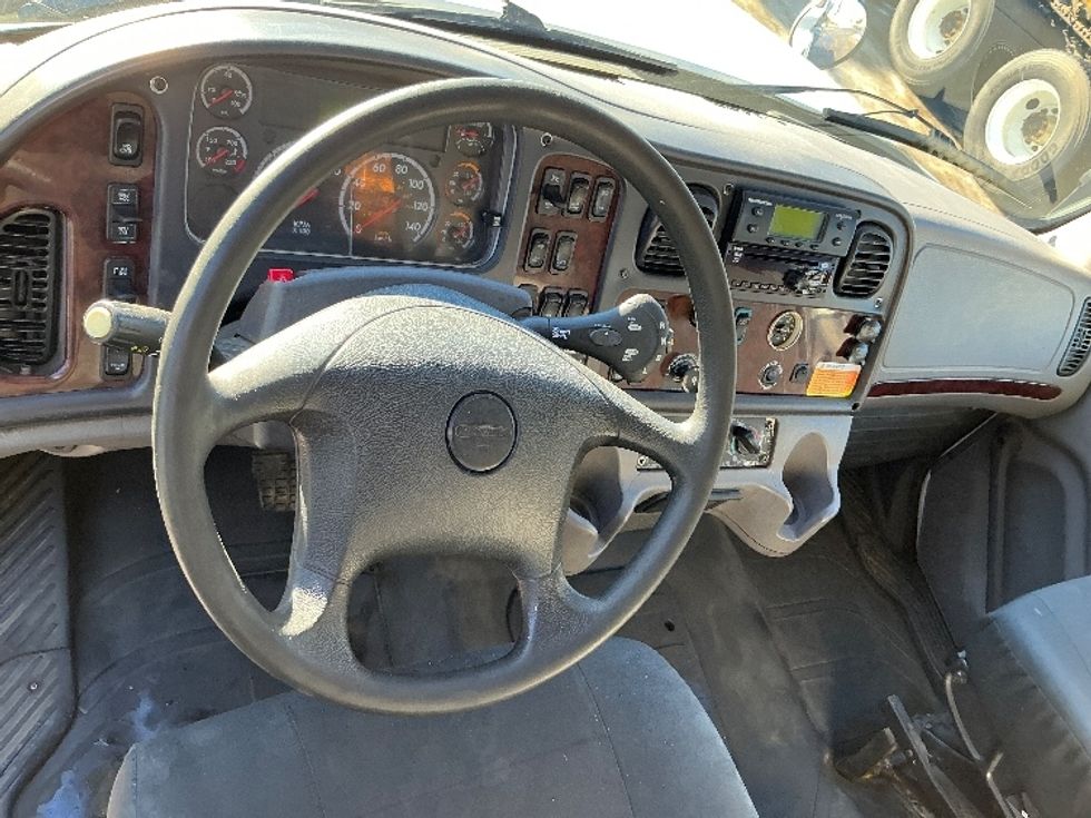 Refrigerated Truck-Light and Medium Duty Trucks-Freightliner-2020-M211264S-Edmonton-AB-656,262\n\t\tkm-$ 121,500 - Image 18