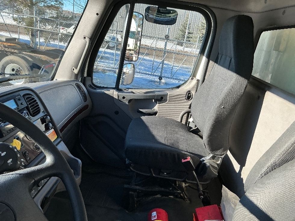 Refrigerated Truck-Light and Medium Duty Trucks-Freightliner-2020-M211264S-Edmonton-AB-656,262\n\t\tkm-$ 121,500 - Image 19