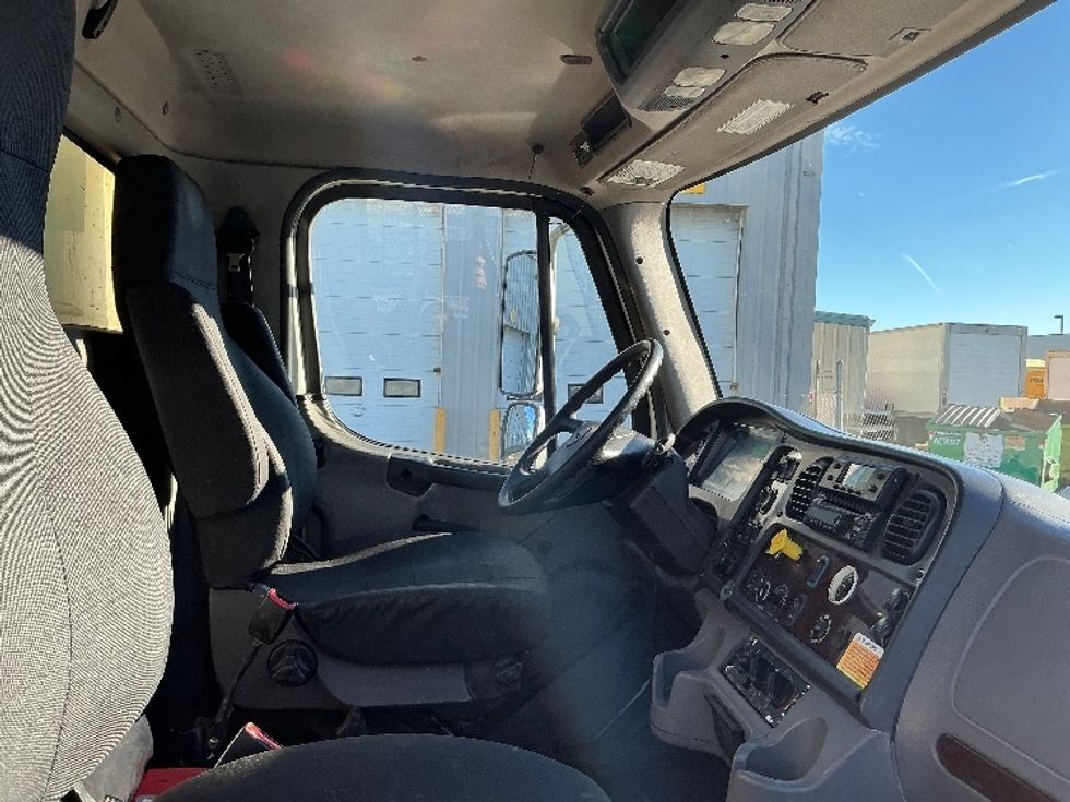 Refrigerated Truck-Light and Medium Duty Trucks-Freightliner-2020-M211264S-Edmonton-AB-656,262\n\t\tkm-$ 121,500 - Image 22