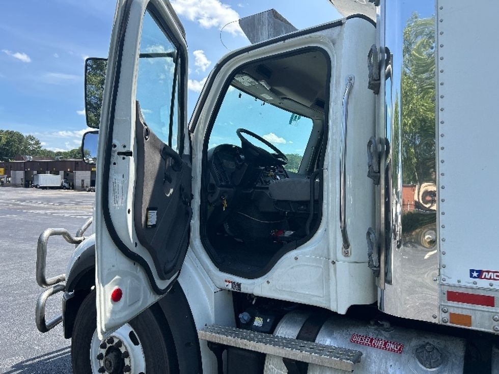 Refrigerated Truck-Light and Medium Duty Trucks-Freightliner-2020-M211264S-Forest Park-GA-351,433\n\t\tmiles-$ 98,000 - Image 15