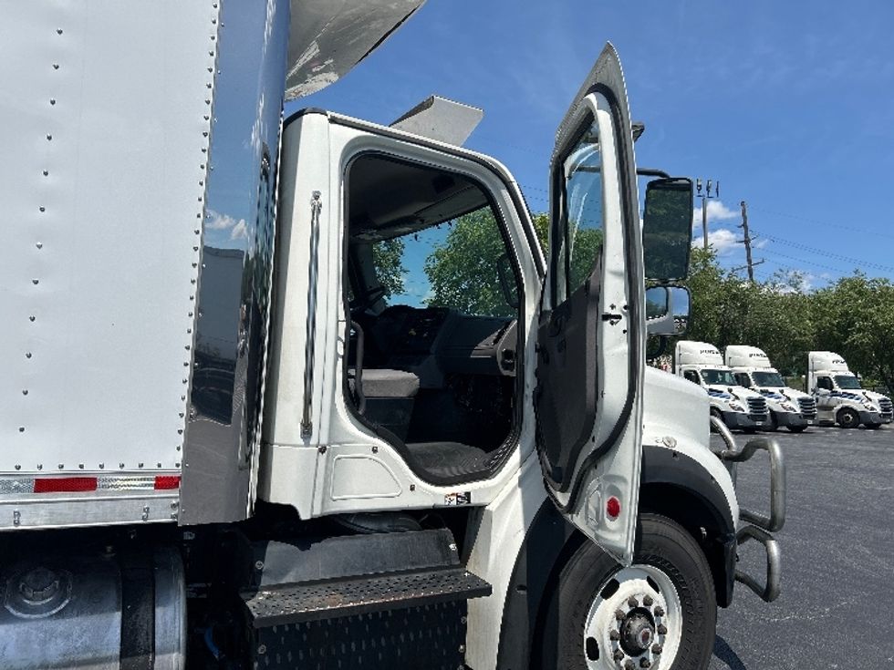 Refrigerated Truck-Light and Medium Duty Trucks-Freightliner-2020-M211264S-Forest Park-GA-351,433\n\t\tmiles-$ 98,000 - Image 19