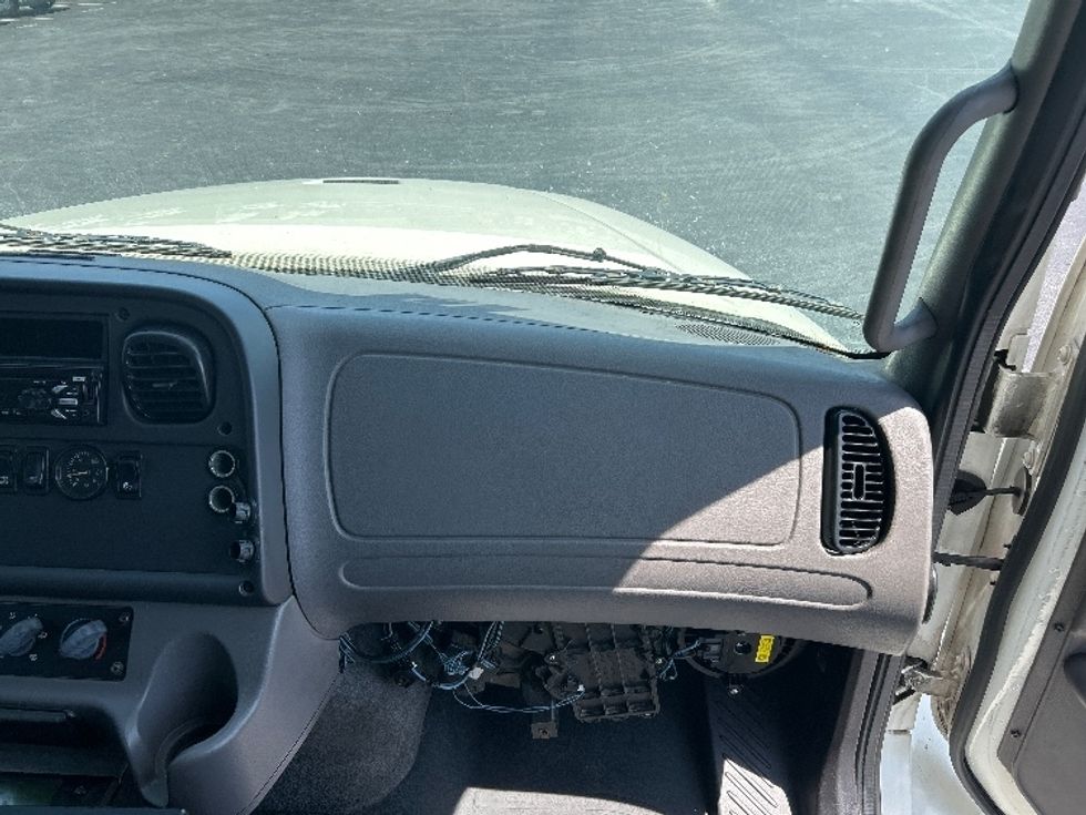 Refrigerated Truck-Light and Medium Duty Trucks-Freightliner-2020-M211264S-Forest Park-GA-351,433\n\t\tmiles-$ 98,000 - Image 20