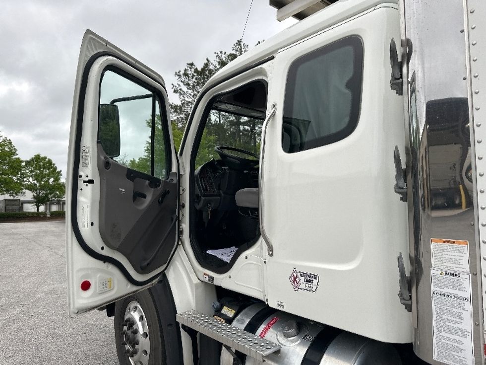Refrigerated Truck-Light and Medium Duty Trucks-Freightliner-2020-M211264S-Forest Park-GA-462,109\n\t\tmiles-$ 91,500 - Image 16