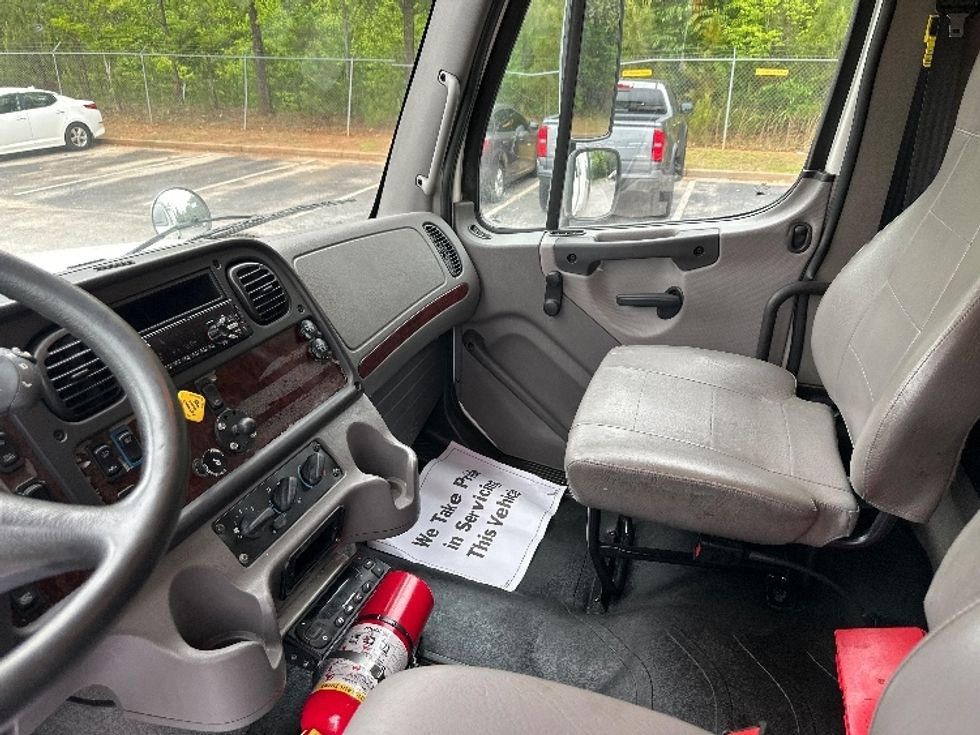 Refrigerated Truck-Light and Medium Duty Trucks-Freightliner-2020-M211264S-Forest Park-GA-462,109\n\t\tmiles-$ 91,500 - Image 19