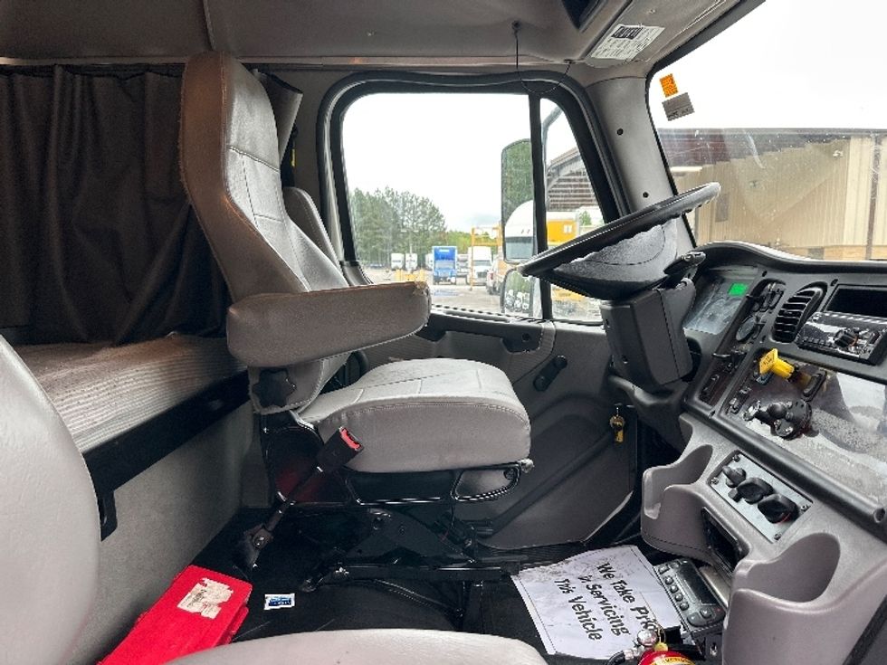 Refrigerated Truck-Light and Medium Duty Trucks-Freightliner-2020-M211264S-Forest Park-GA-462,109\n\t\tmiles-$ 91,500 - Image 22