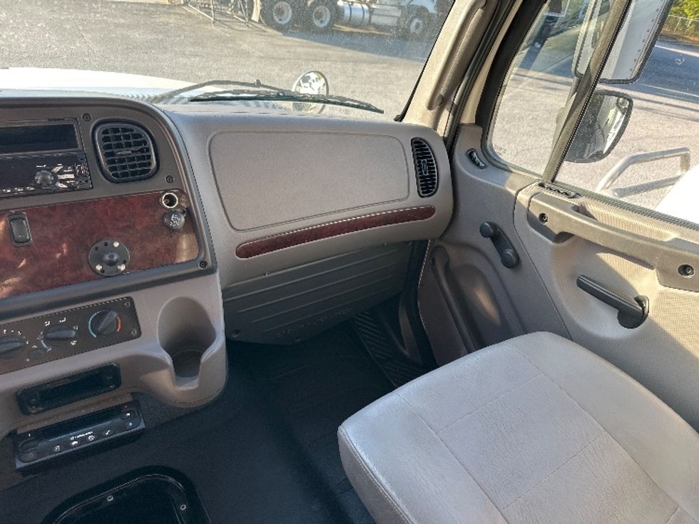 Refrigerated Truck-Light and Medium Duty Trucks-Freightliner-2020-M211264S-Forest Park-GA-494,395\n\t\tmiles-$ 92,500 - Image 21