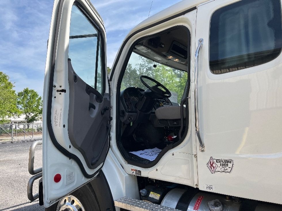 Refrigerated Truck-Light and Medium Duty Trucks-Freightliner-2020-M211264S-Forest Park-GA-520,537\n\t\tmiles-$ 88,500 - Image 16