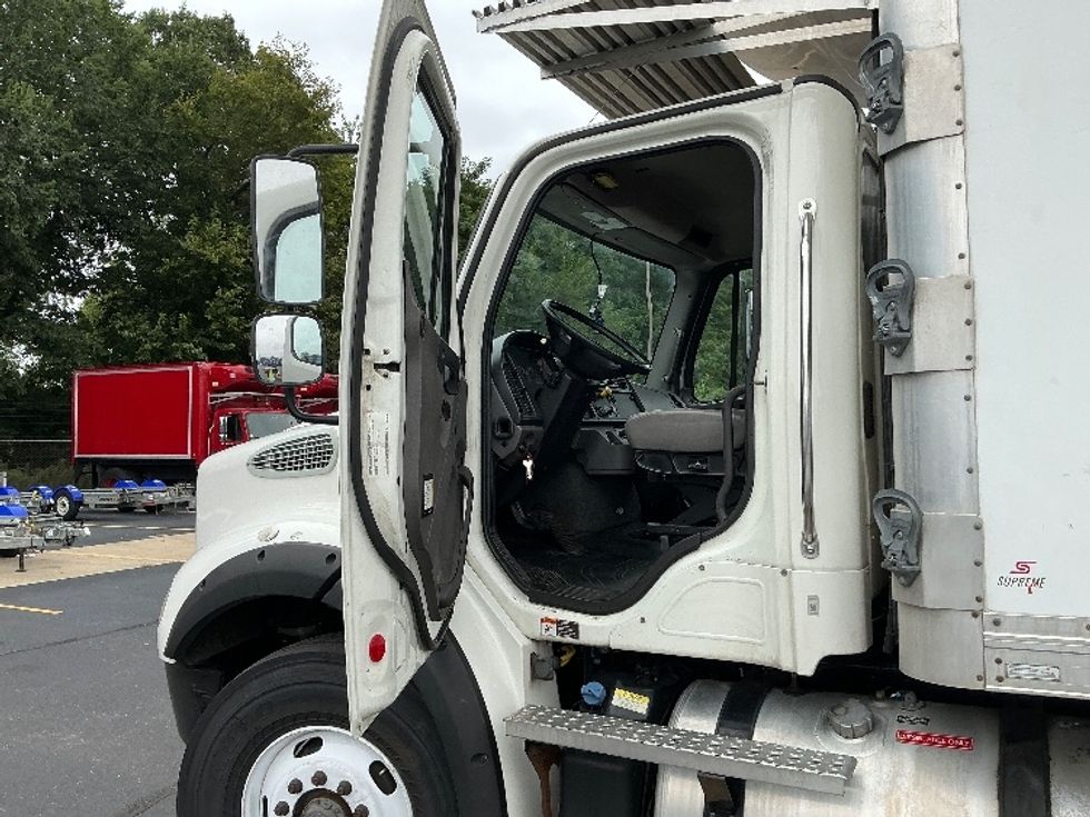 Refrigerated Truck-Light and Medium Duty Trucks-Freightliner-2020-M211264S-Indianapolis-IN-407,070\n\t\tmiles-$ 67,750 - Image 16