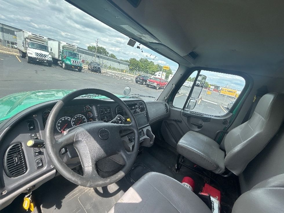Refrigerated Truck-Light and Medium Duty Trucks-Freightliner-2020-M211264S-Indianapolis-IN-416,851\n\t\tmiles-$ 82,750 - Image 17