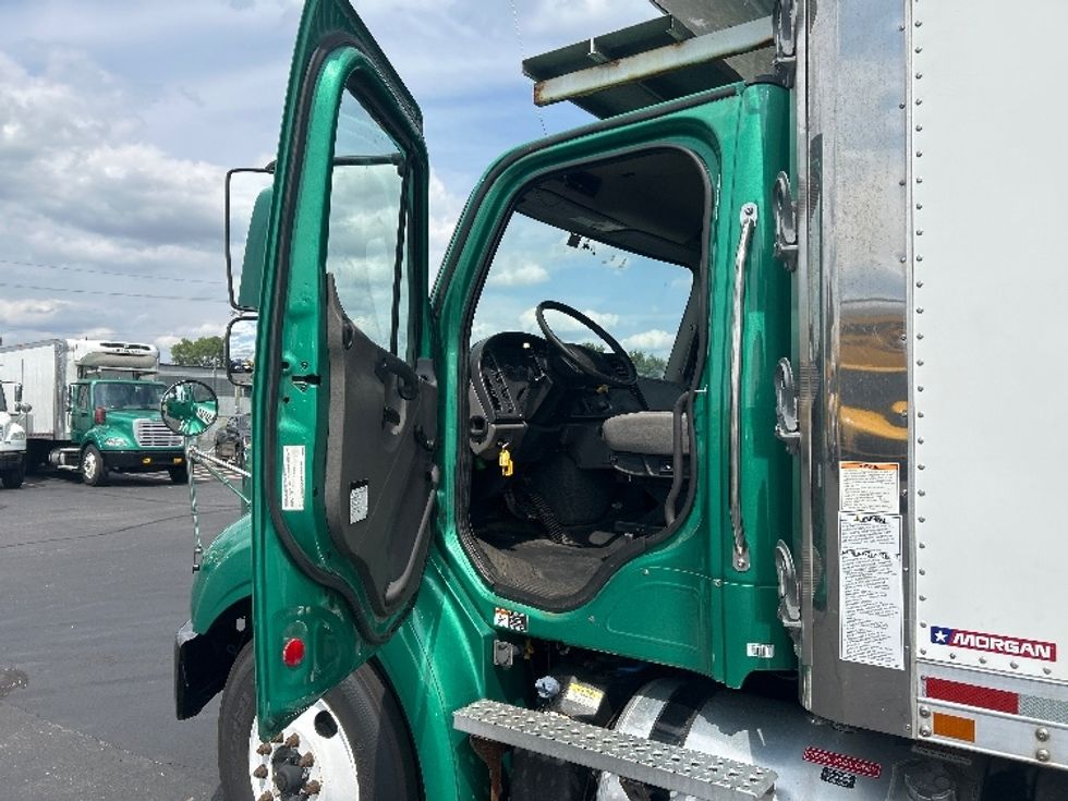 Refrigerated Truck-Light and Medium Duty Trucks-Freightliner-2020-M211264S-Indianapolis-IN-416,851\n\t\tmiles-$ 82,750 - Image 16