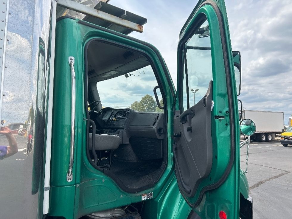 Refrigerated Truck-Light and Medium Duty Trucks-Freightliner-2020-M211264S-Indianapolis-IN-416,851\n\t\tmiles-$ 82,750 - Image 20