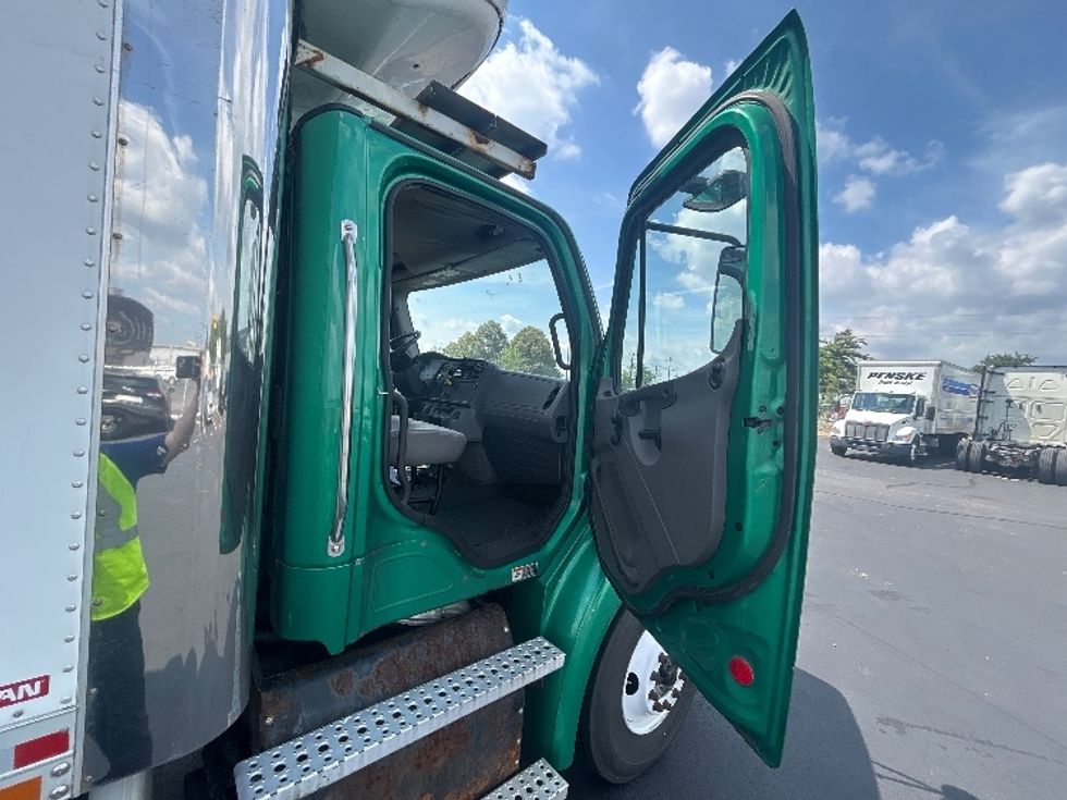 Refrigerated Truck-Light and Medium Duty Trucks-Freightliner-2020-M211264S-Indianapolis-IN-600,293\n\t\tmiles-$ 75,250 - Image 20