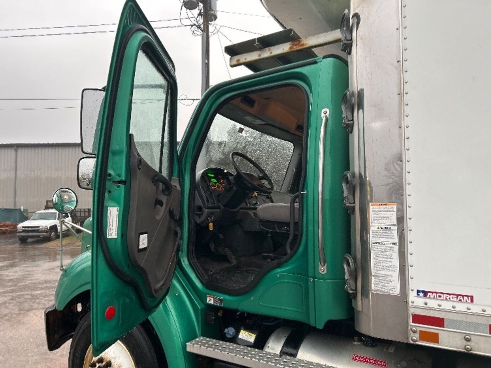 Refrigerated Truck-Light and Medium Duty Trucks-Freightliner-2020-M211264S-Lansing-MI-592,138\n\t\tmiles-$ 79,250 - Image 16
