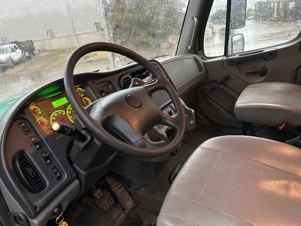 Refrigerated Truck-Light and Medium Duty Trucks-Freightliner-2020-M211264S-Lansing-MI-592,138\n\t\tmiles-$ 79,250 - Image 17