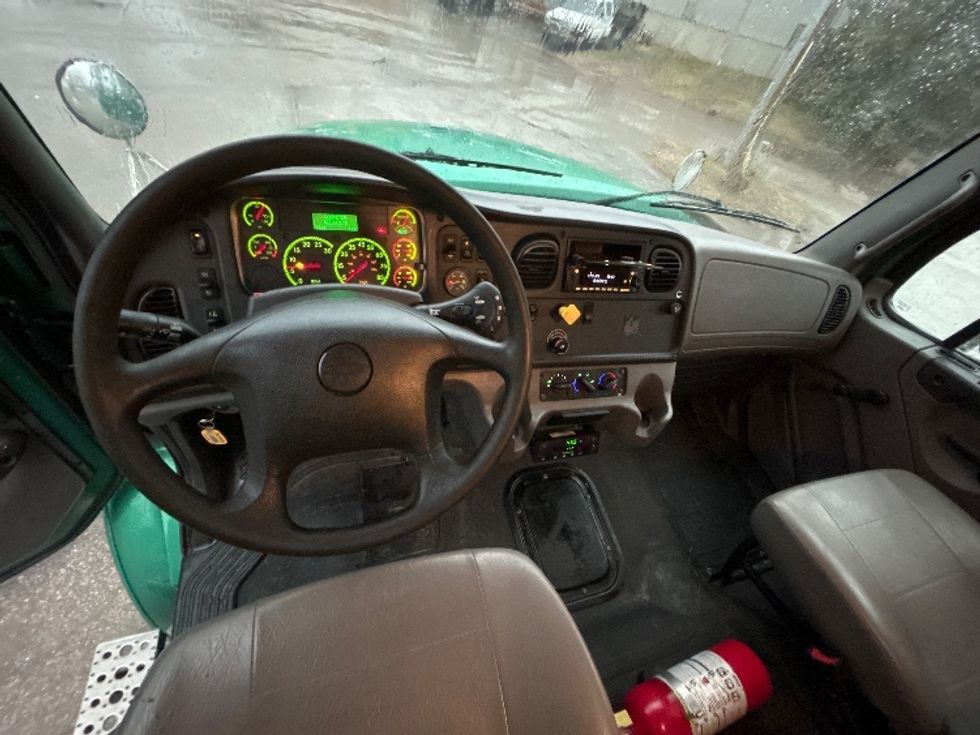 Refrigerated Truck-Light and Medium Duty Trucks-Freightliner-2020-M211264S-Lansing-MI-592,138\n\t\tmiles-$ 79,250 - Image 18