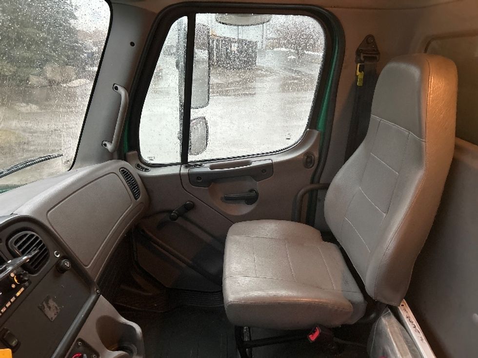 Refrigerated Truck-Light and Medium Duty Trucks-Freightliner-2020-M211264S-Lansing-MI-592,138\n\t\tmiles-$ 79,250 - Image 19