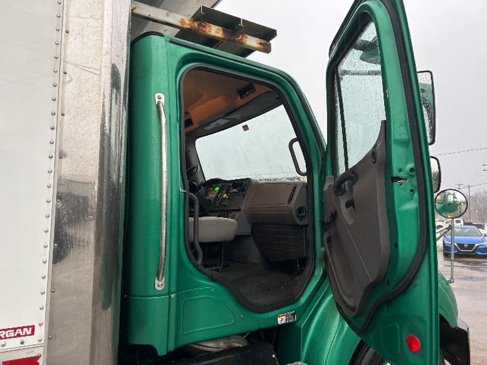 Refrigerated Truck-Light and Medium Duty Trucks-Freightliner-2020-M211264S-Lansing-MI-592,138\n\t\tmiles-$ 79,250 - Image 20