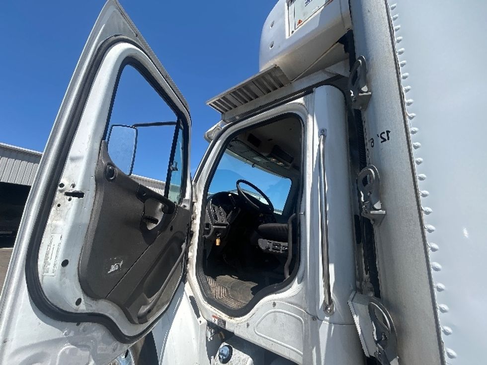 Refrigerated Truck-Light and Medium Duty Trucks-Freightliner-2020-M211264S-Londonderry-NH-455,811\n\t\tmiles-$ 83,500 - Image 16