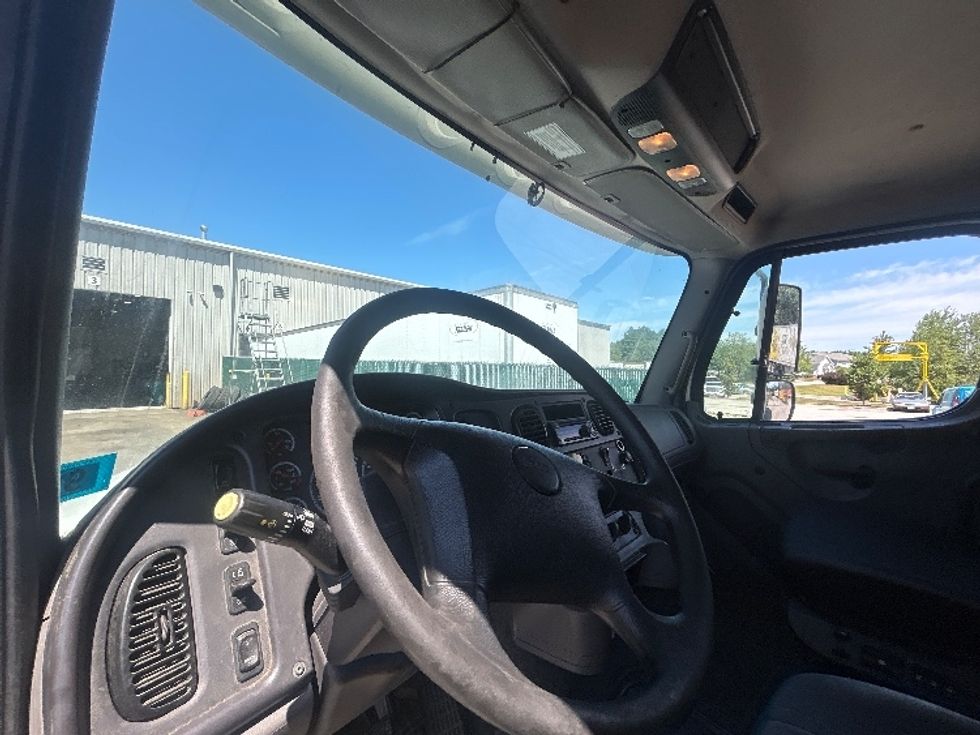 Refrigerated Truck-Light and Medium Duty Trucks-Freightliner-2020-M211264S-Londonderry-NH-455,811\n\t\tmiles-$ 83,500 - Image 17