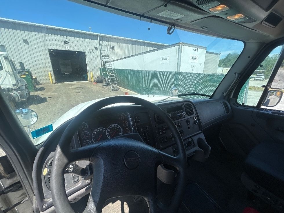 Refrigerated Truck-Light and Medium Duty Trucks-Freightliner-2020-M211264S-Londonderry-NH-455,811\n\t\tmiles-$ 83,500 - Image 18