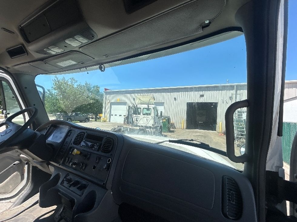 Refrigerated Truck-Light and Medium Duty Trucks-Freightliner-2020-M211264S-Londonderry-NH-455,811\n\t\tmiles-$ 83,500 - Image 21