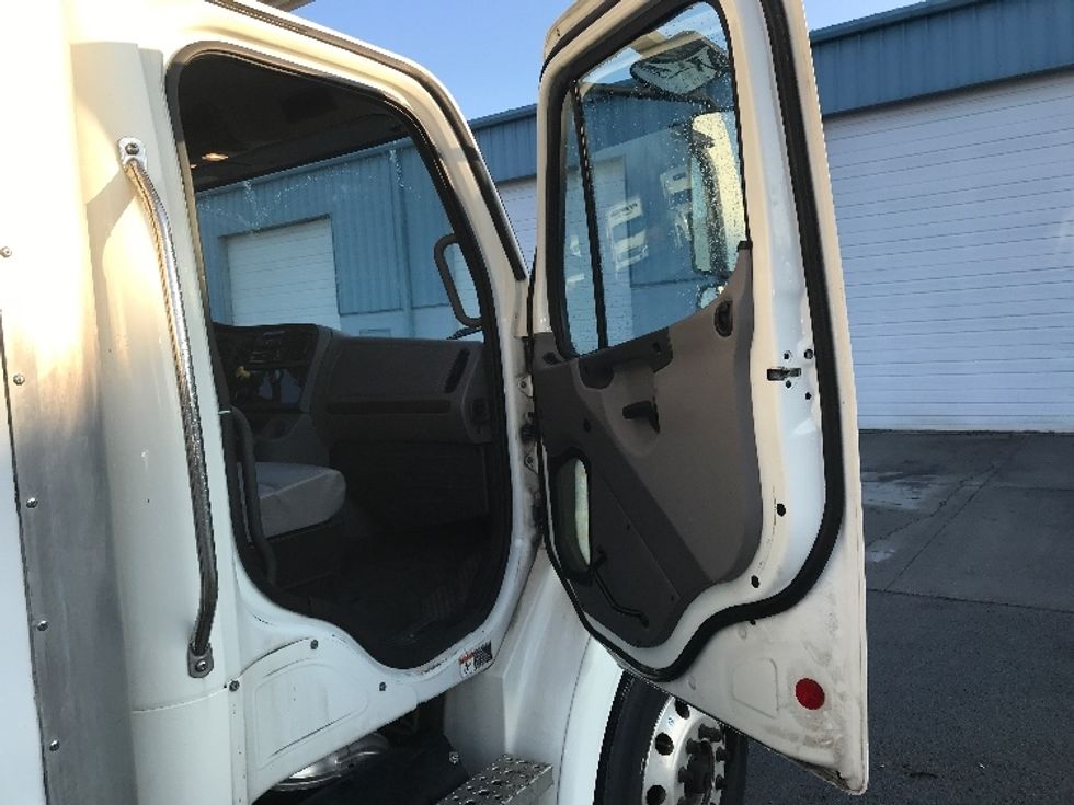 Refrigerated Truck-Light and Medium Duty Trucks-Freightliner-2020-M211264S-Morristown-TN-30,563\n\t\tmiles-$ 108,750 - Image 19