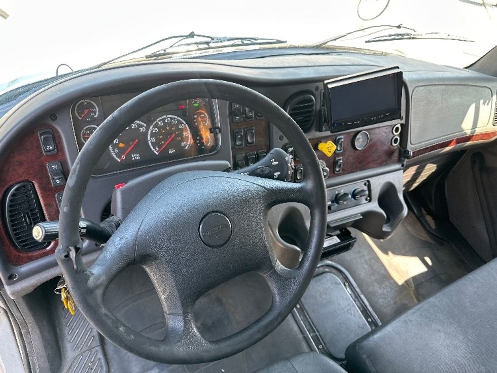 Refrigerated Truck-Light and Medium Duty Trucks-Freightliner-2020-M211264S-North Bergen-NJ-338,804\n\t\tmiles-$ 85,750 - Image 13