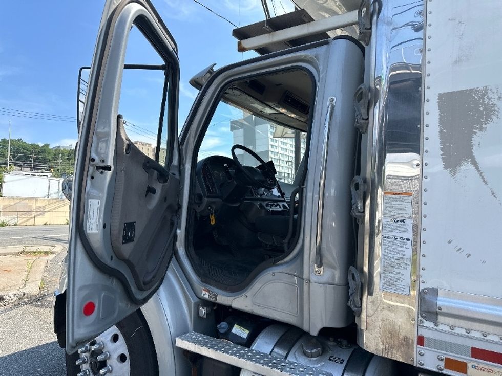 Refrigerated Truck-Light and Medium Duty Trucks-Freightliner-2020-M211264S-North Bergen-NJ-338,804\n\t\tmiles-$ 85,750 - Image 11