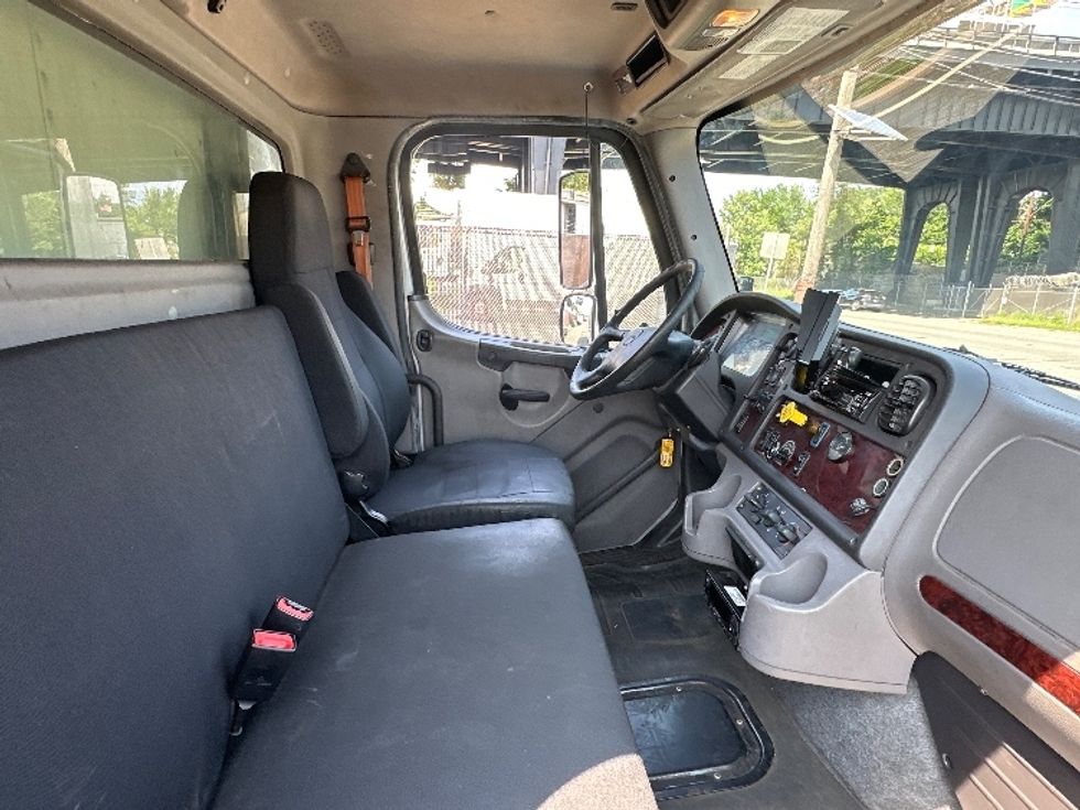 Refrigerated Truck-Light and Medium Duty Trucks-Freightliner-2020-M211264S-North Bergen-NJ-338,804\n\t\tmiles-$ 85,750 - Image 17