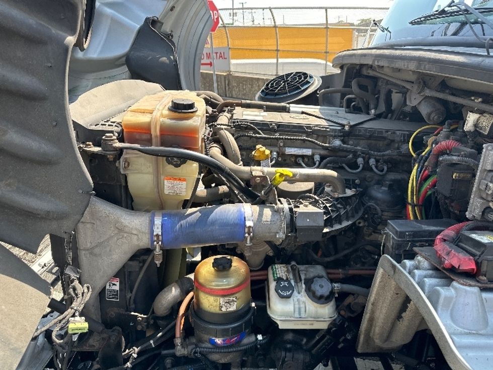 Refrigerated Truck-Light and Medium Duty Trucks-Freightliner-2020-M211264S-North Bergen-NJ-338,804\n\t\tmiles-$ 85,750 - Image 19