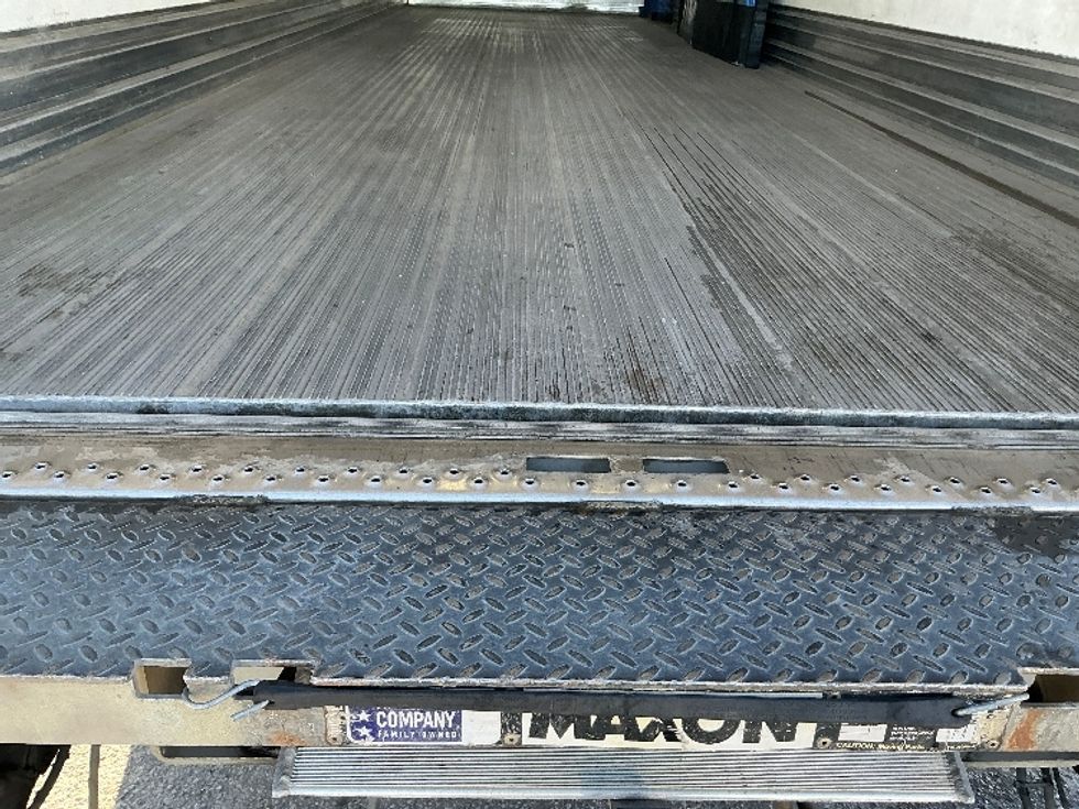 Refrigerated Truck-Light and Medium Duty Trucks-Freightliner-2020-M211264S-Rocky View County-AB-608,999\n\t\tkm-$ 123,250 - Image 5