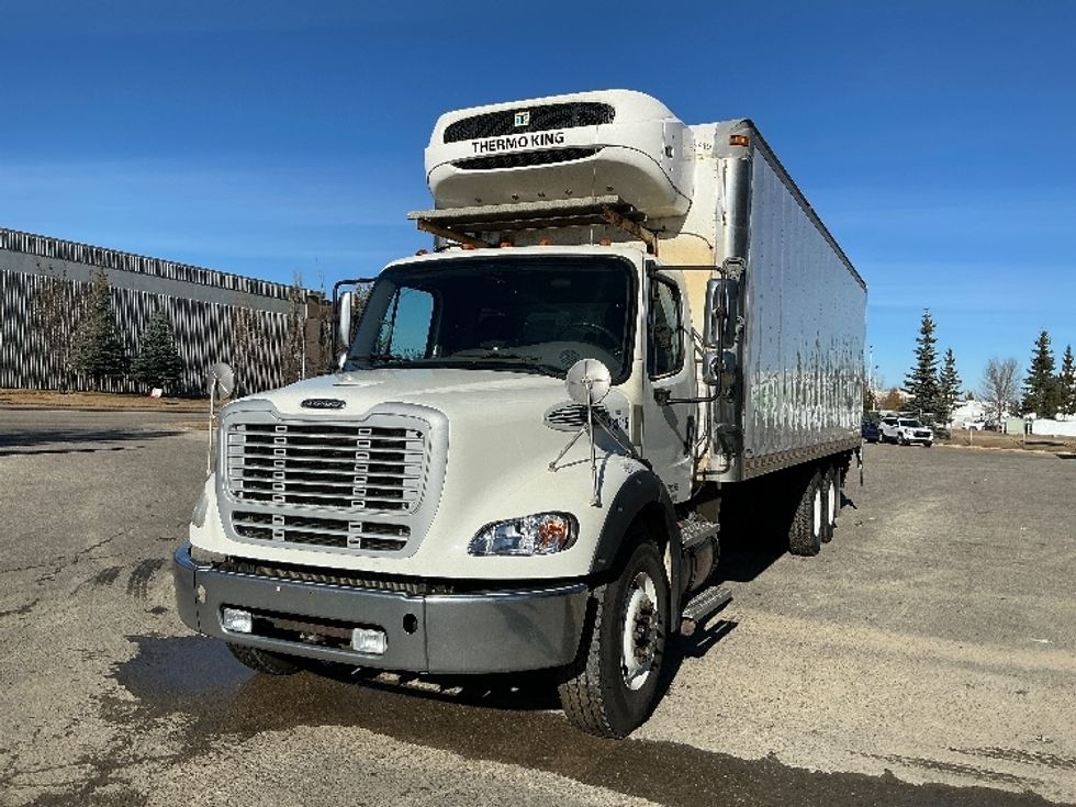 Refrigerated Truck-Light and Medium Duty Trucks-Freightliner-2020-M211264S-Rocky View County-AB-608,999\n\t\tkm-$ 123,250 - Image 3