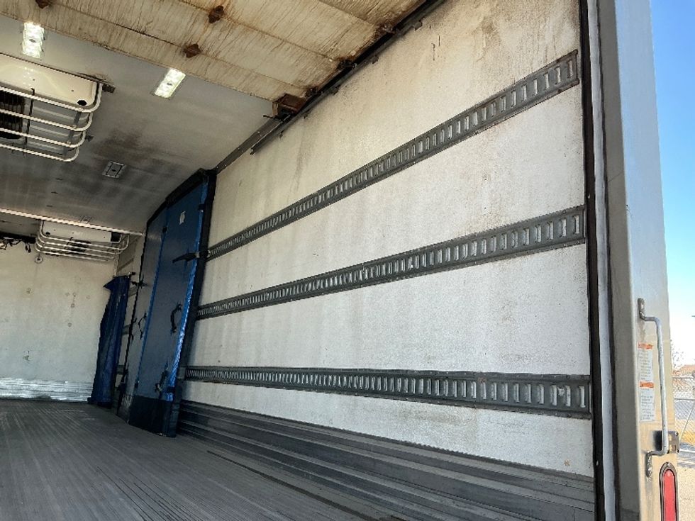 Refrigerated Truck-Light and Medium Duty Trucks-Freightliner-2020-M211264S-Rocky View County-AB-608,999\n\t\tkm-$ 123,250 - Image 7