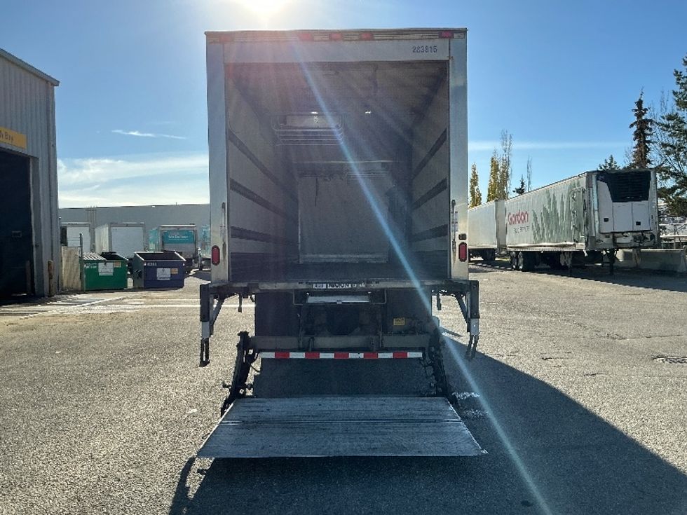 Refrigerated Truck-Light and Medium Duty Trucks-Freightliner-2020-M211264S-Rocky View County-AB-608,999\n\t\tkm-$ 123,250 - Image 4