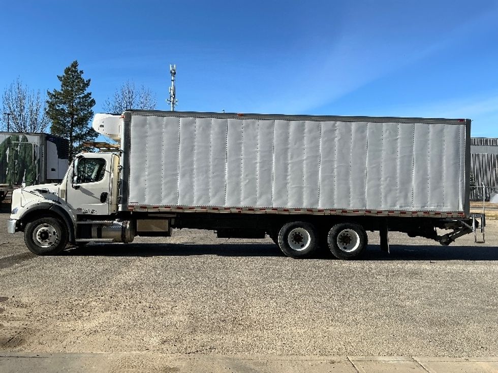 Refrigerated Truck-Light and Medium Duty Trucks-Freightliner-2020-M211264S-Rocky View County-AB-608,999\n\t\tkm-$ 123,250 - Image 12