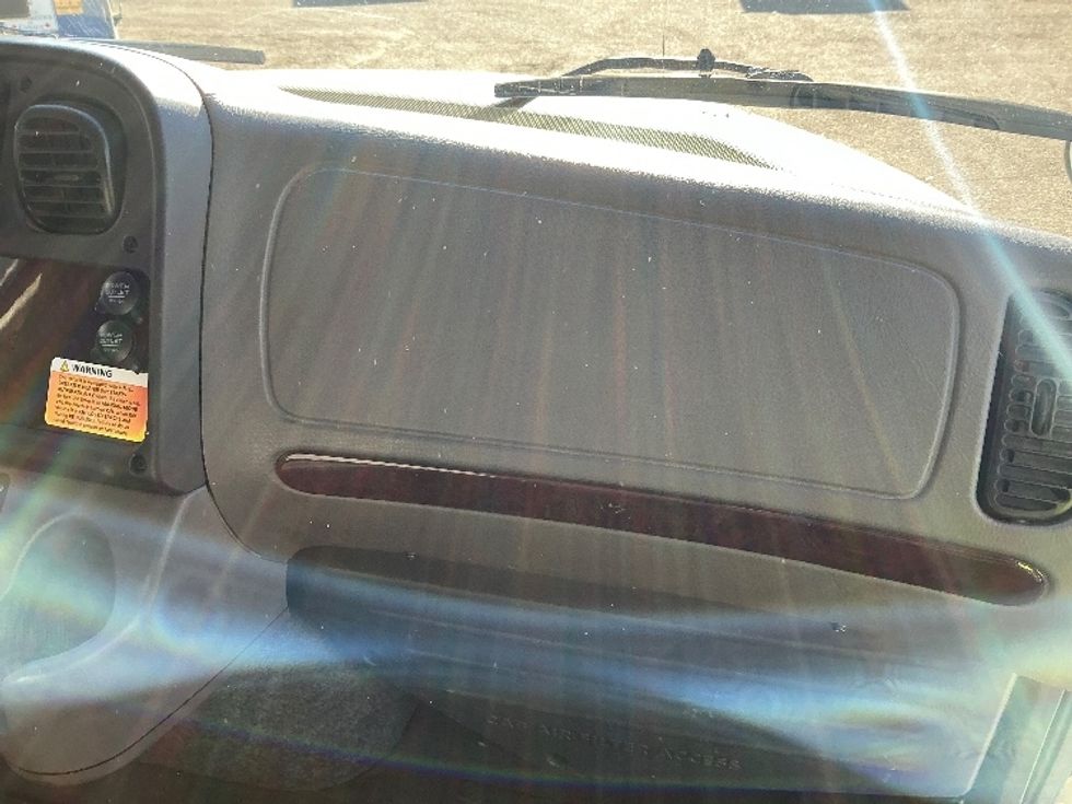 Refrigerated Truck-Light and Medium Duty Trucks-Freightliner-2020-M211264S-Rocky View County-AB-608,999\n\t\tkm-$ 123,250 - Image 21