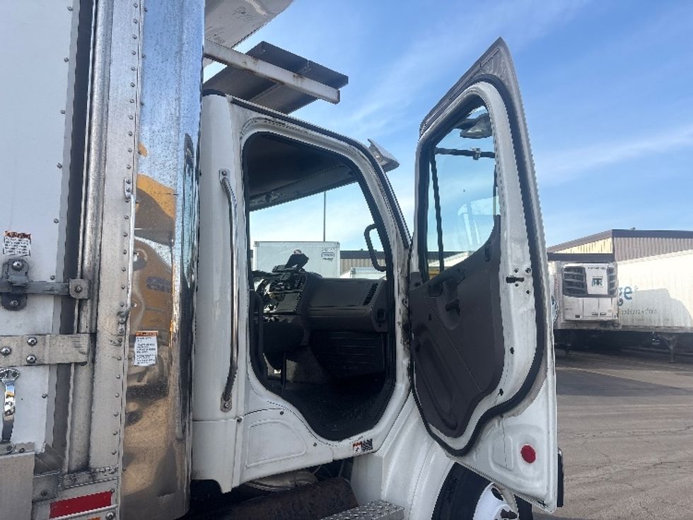 Refrigerated Truck-Light and Medium Duty Trucks-Freightliner-2020-M211264S-Sturtevant-WI-278,108\n\t\tmiles-$ 94,250 - Image 20