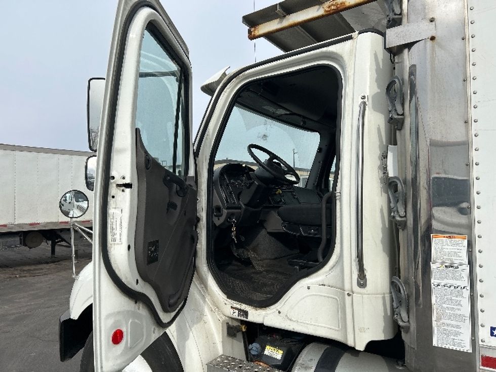 Refrigerated Truck-Light and Medium Duty Trucks-Freightliner-2020-M211264S-Sturtevant-WI-394,164\n\t\tmiles-$ 90,000 - Image 16